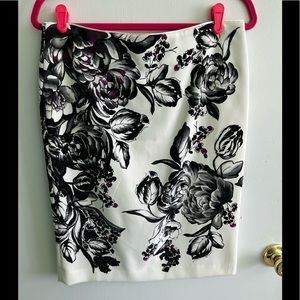 White house/Black market skirt size 8